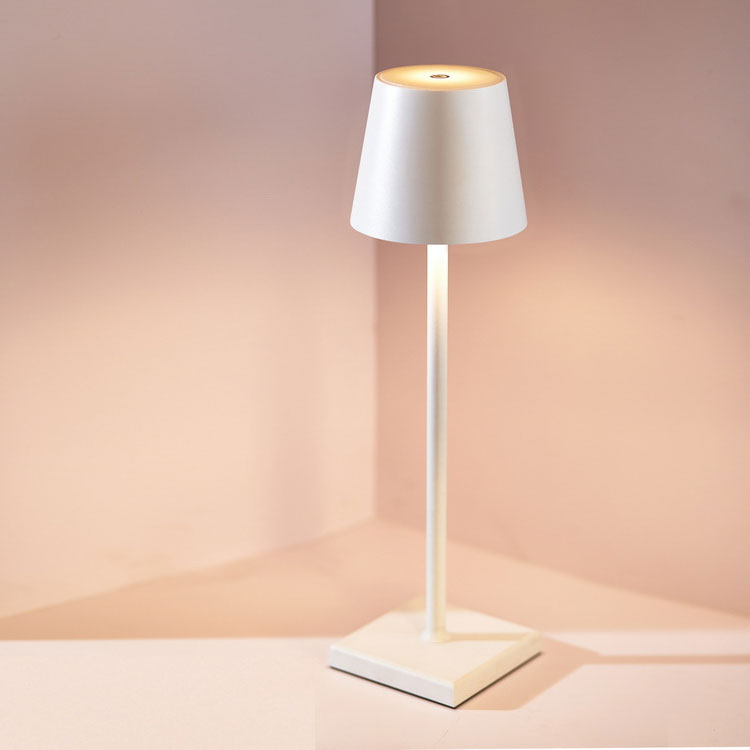 Wireless Rechargeable Table Lamp - Lumière Monsieur