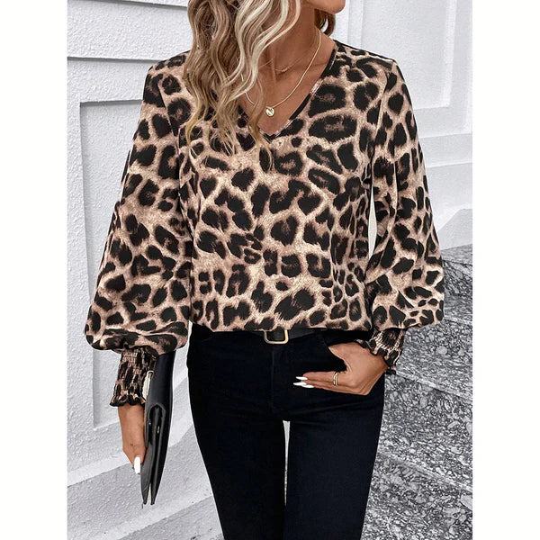 Trendy women's blouse with leopard print – Seraphina
