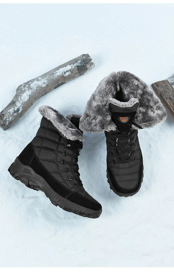 Winter hiking boots | Large and sturdy snow stompers