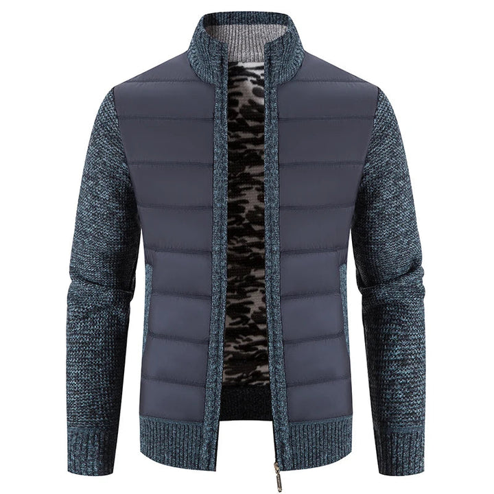 Tobias Weste | Gestrickte und warme Strickjacke