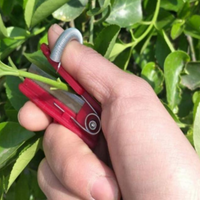 GardenGrip | Easily pick your own fruits and vegetables with this practical tool!