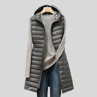 Rivi - Lange bauschige ärmellose Jacke mit Reißverschluss