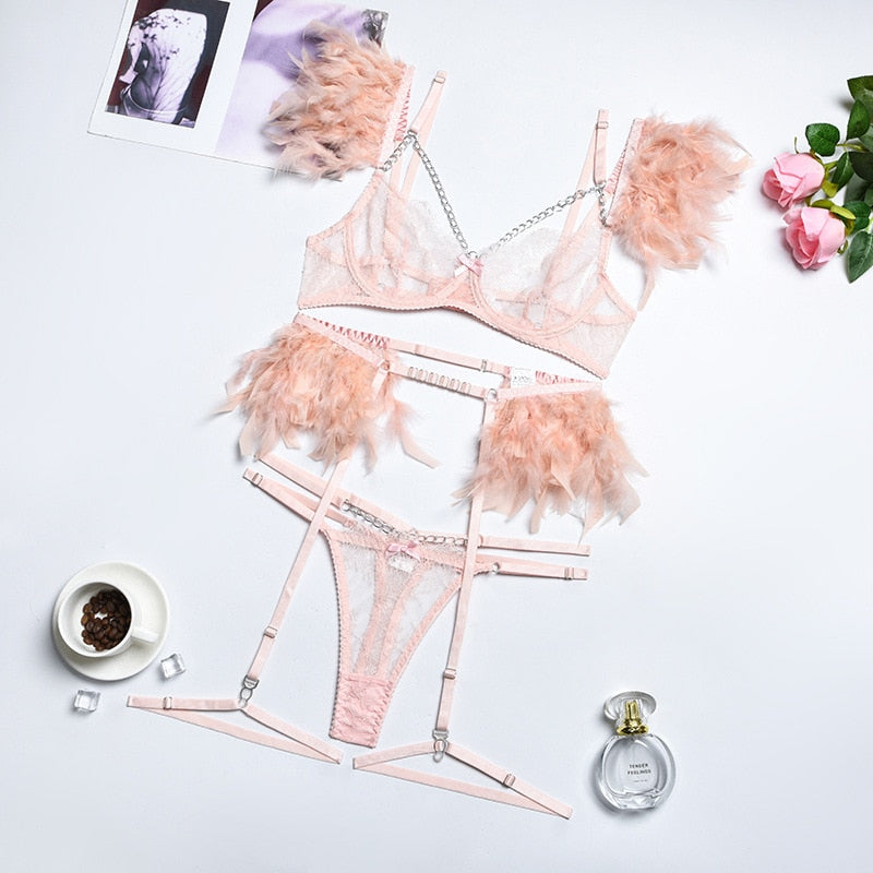 Mirella conjunto de lencería de 3 piezas | Un conjunto sexy con detalles únicos