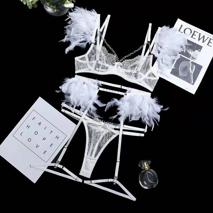 Mirella conjunto de lencería de 3 piezas | Un conjunto sexy con detalles únicos