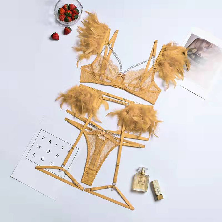 Mirella conjunto de lencería de 3 piezas | Un conjunto sexy con detalles únicos