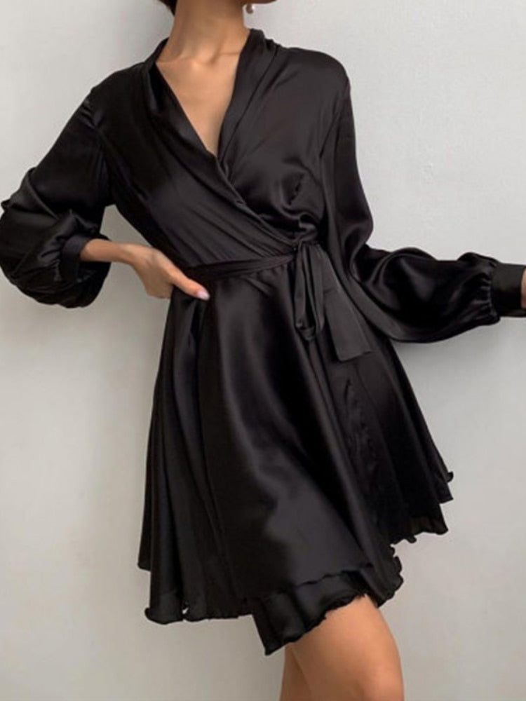 Sascha Satinkleid | Ein elegantes Damenkleid für einen schicken Anlass